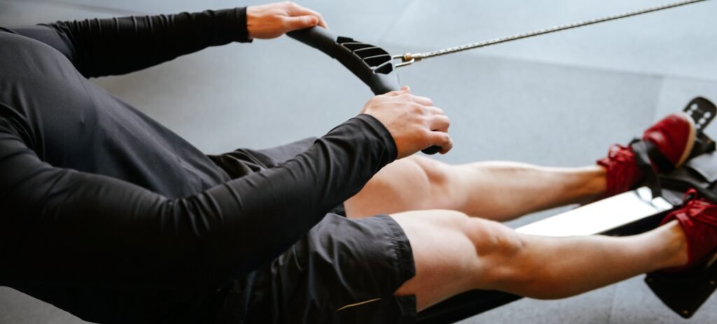 How to Use a Rowing Machine (Beginner’s Workout)