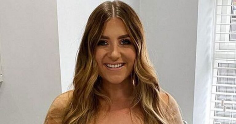 Gogglebox star Izzi Warner wows fans as she shows off the results of her weight loss - Mirror Online